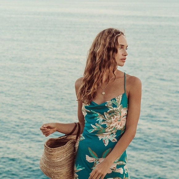 Le Salty Maya MIDI Dress - Picture 8 of 9